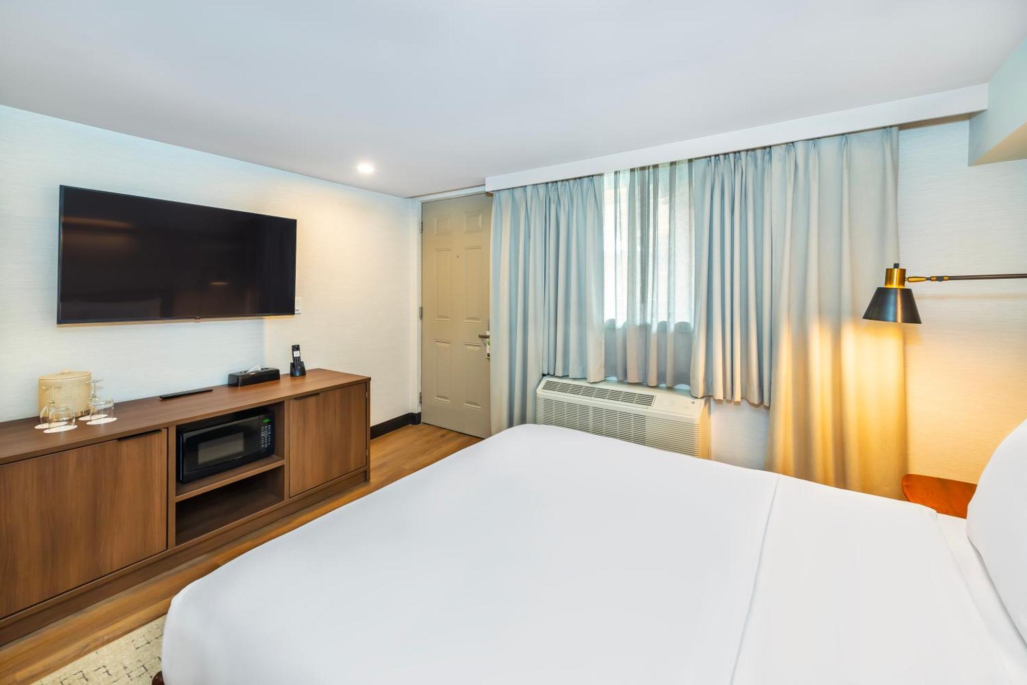 Charltons Hotel 3*