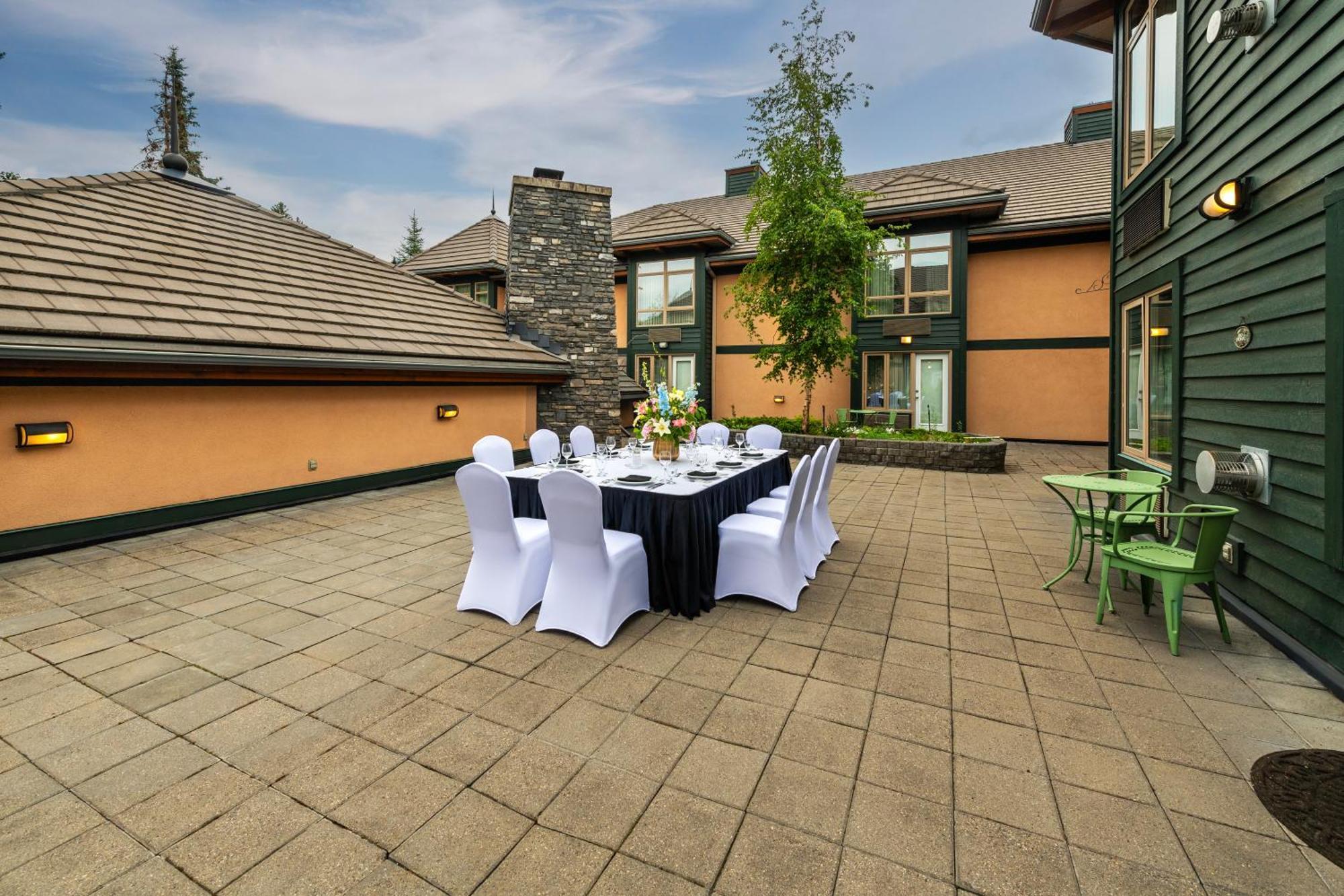 Royal Canadian Hotel 4*