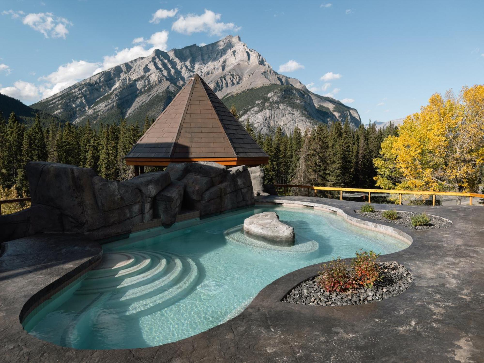 Hotel Canoe And 4*