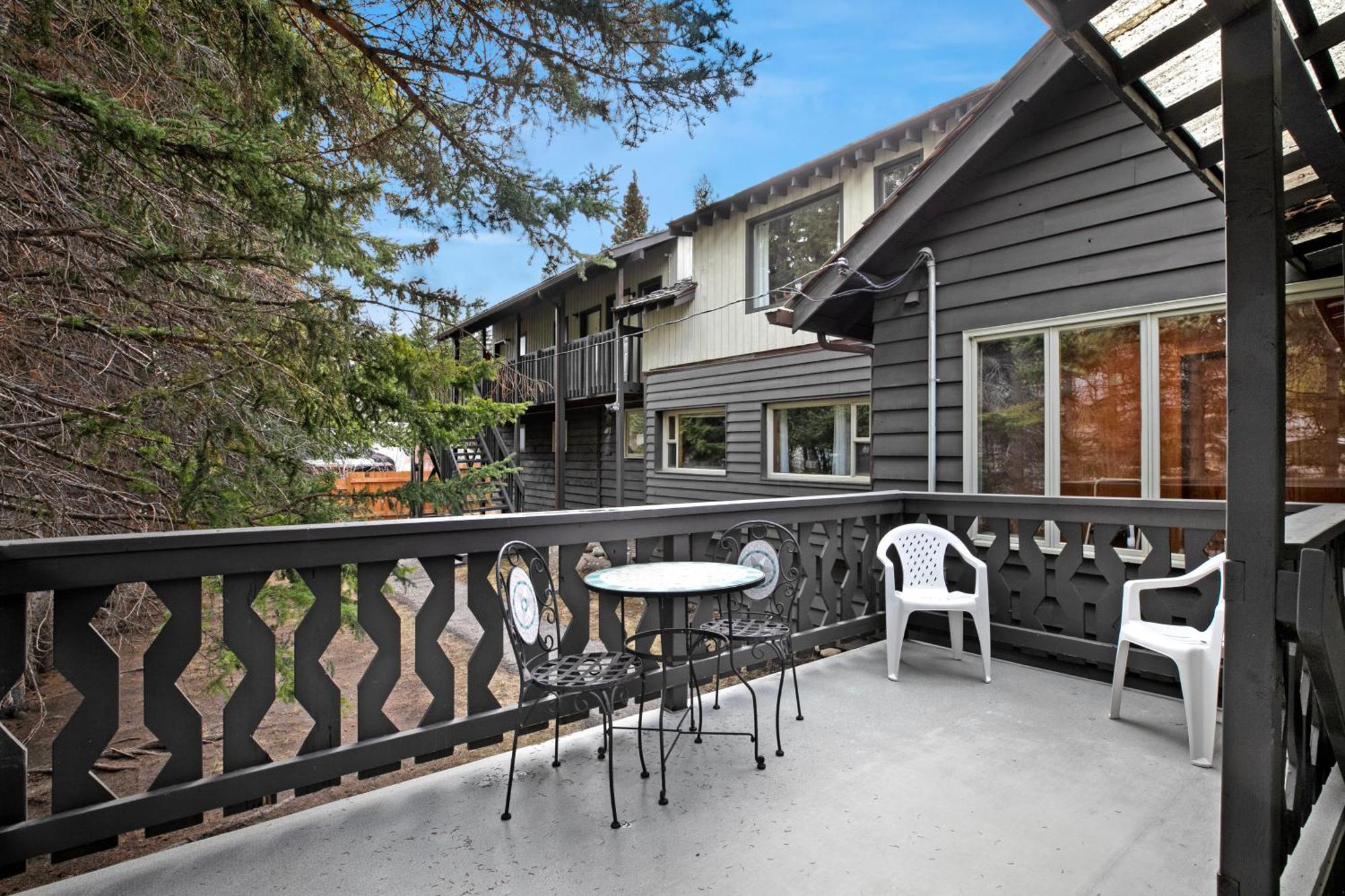 Elkhorn Vacation * Banff