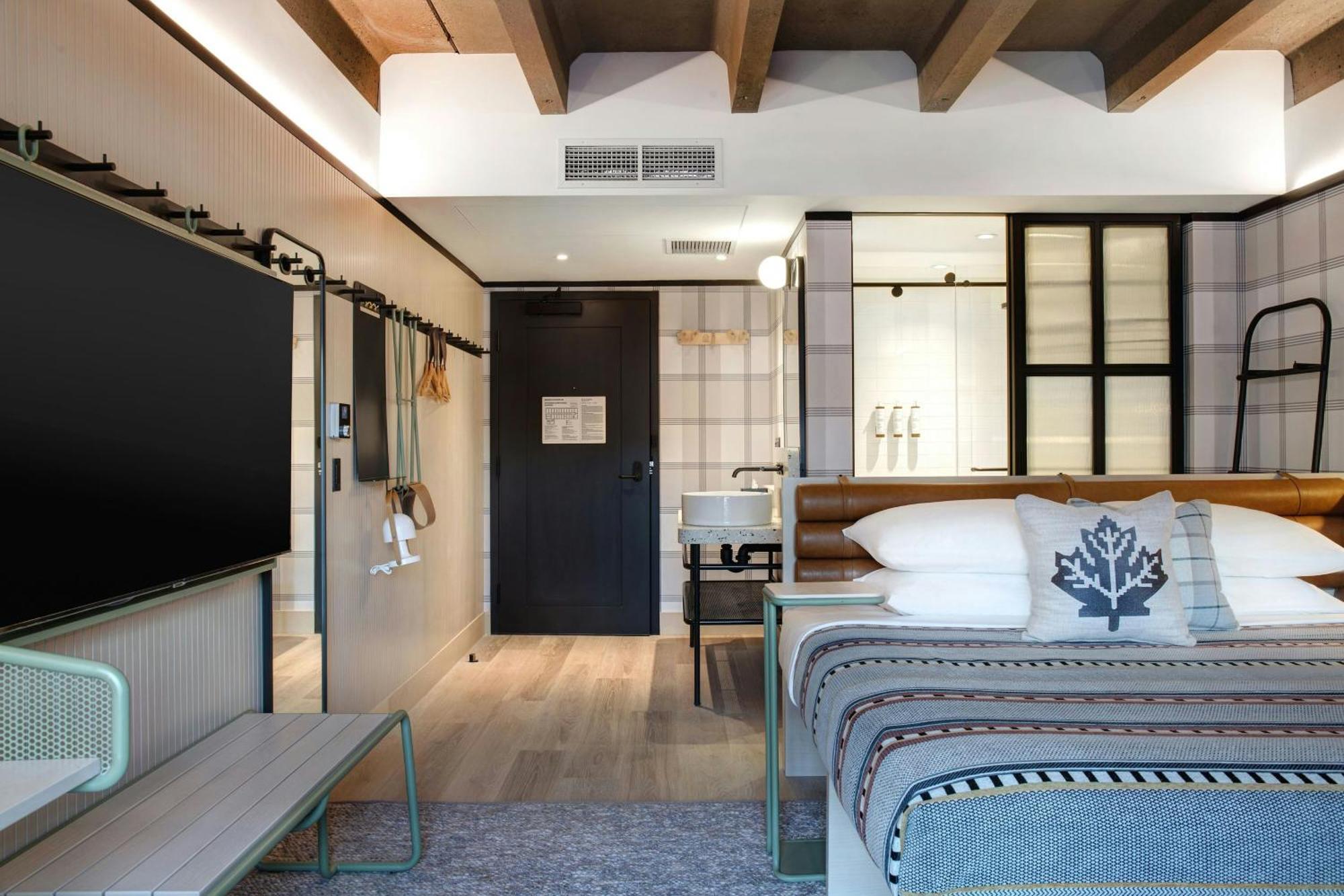 Moxy Hotel *