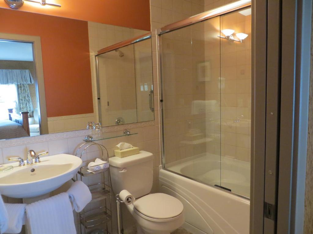 Buffaloberry Bed & Breakfast 4*