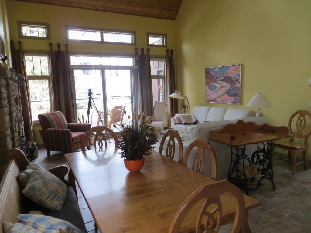 Buffaloberry Bed & Breakfast