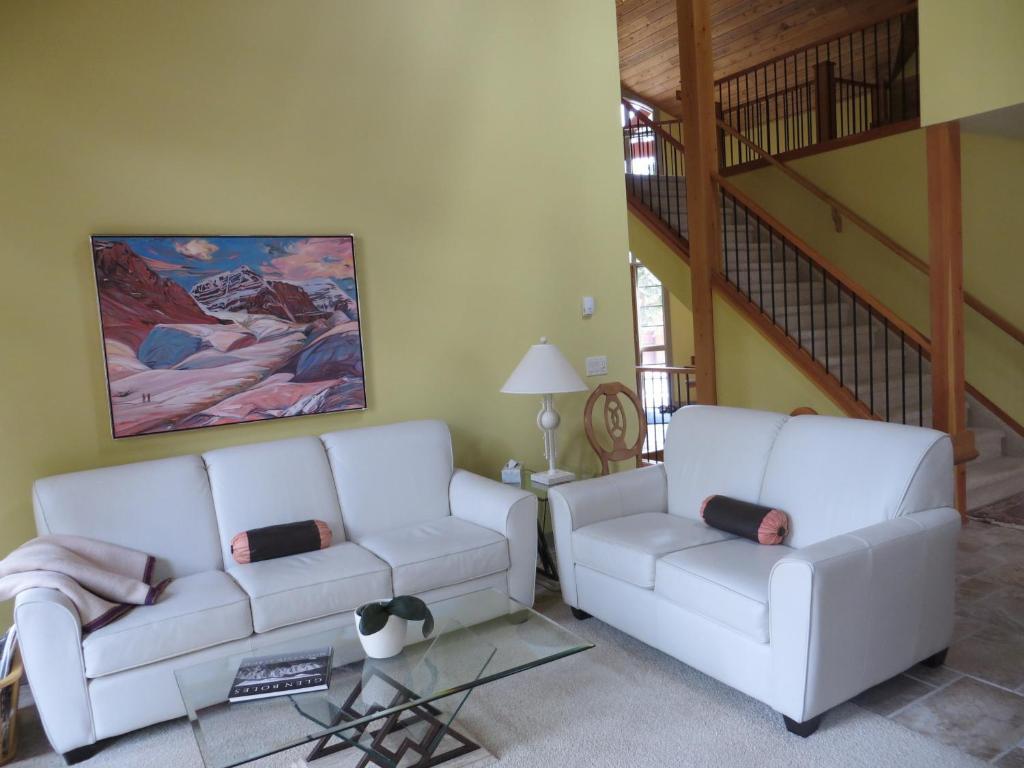 Bed & Breakfast Buffaloberry