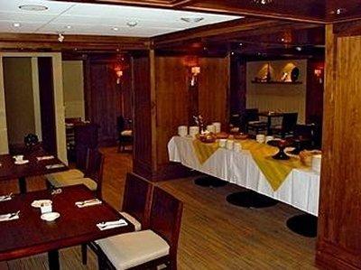 Aspen Hotel 3*