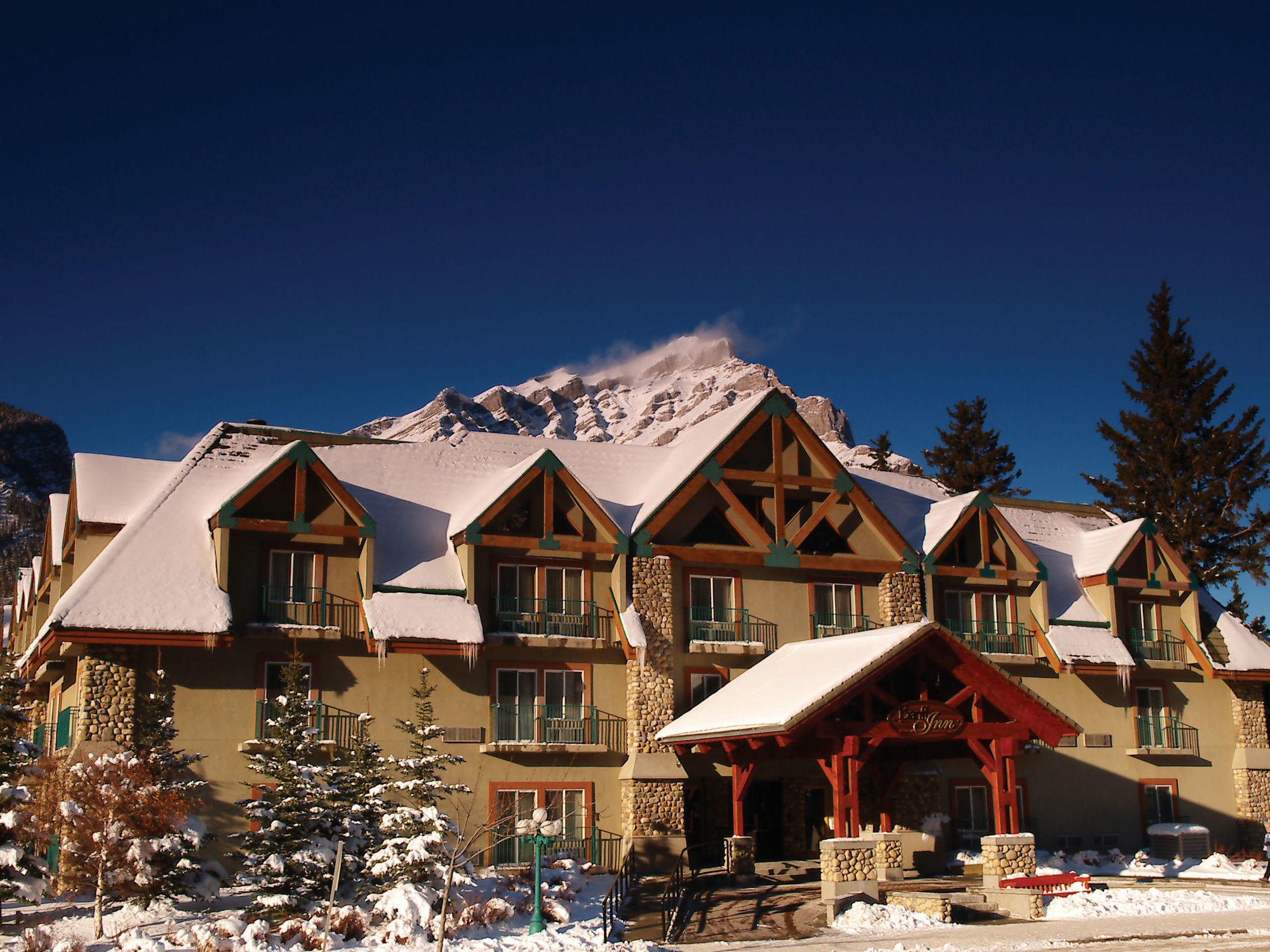 Banff Inn Hotel 3*