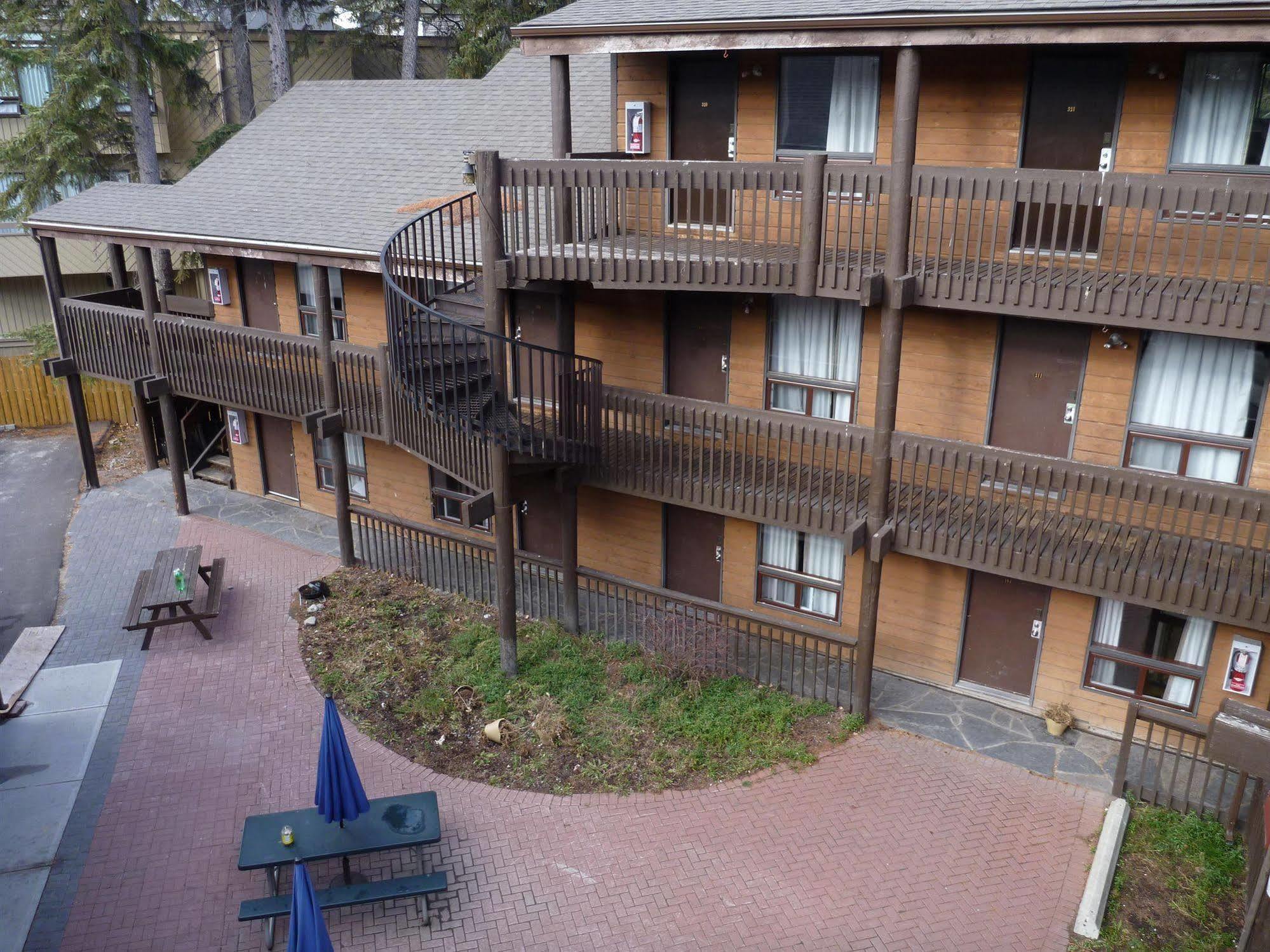 Hostel International Banff
