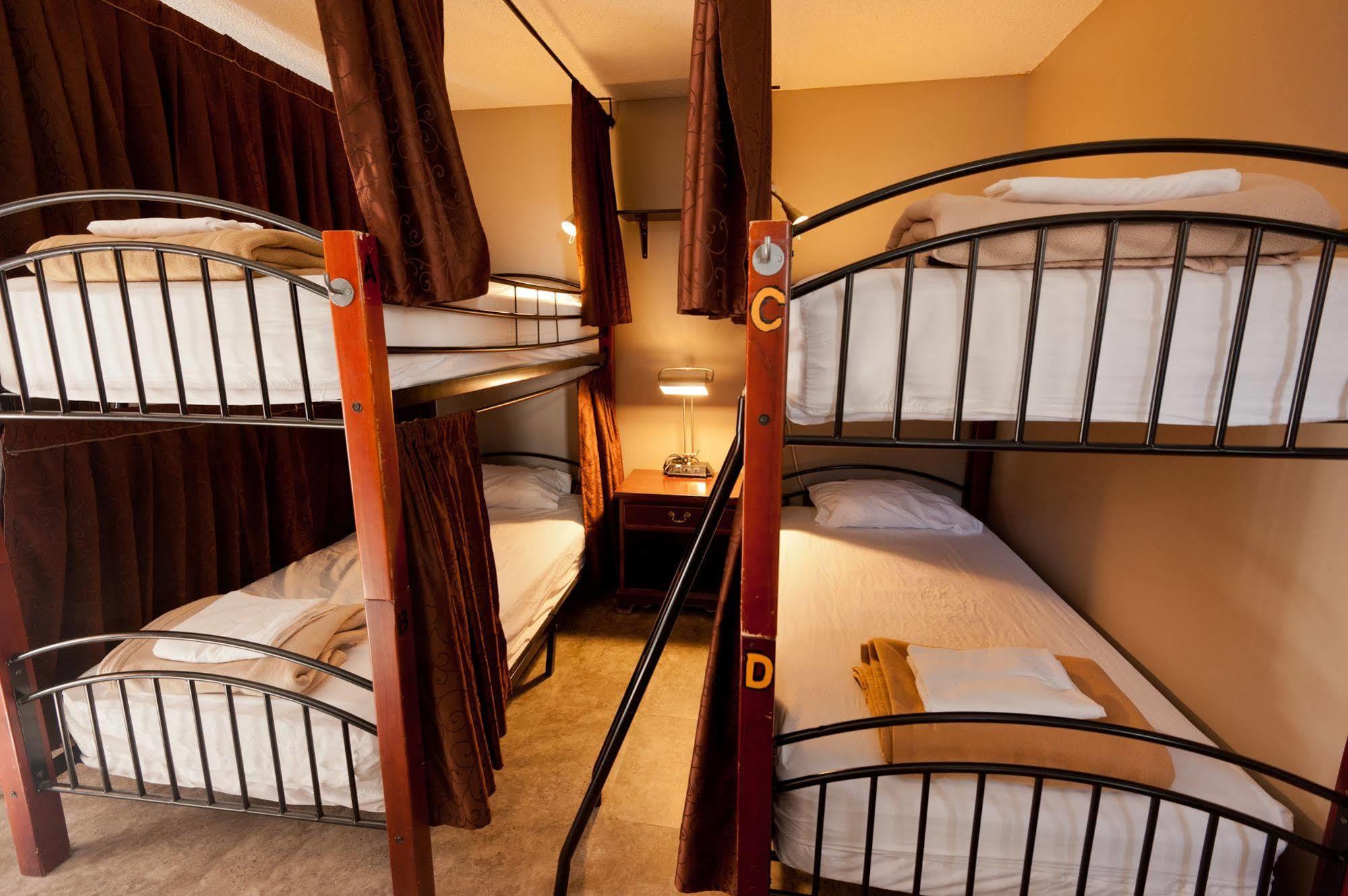 Hostel International Banff