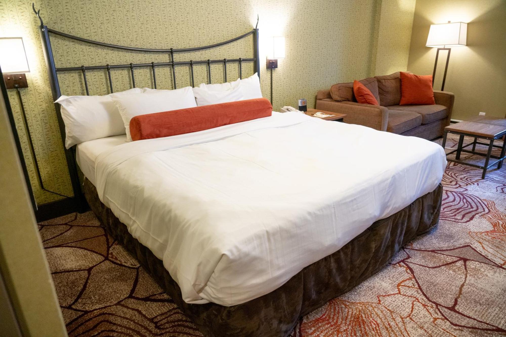 Hotel Caribou And