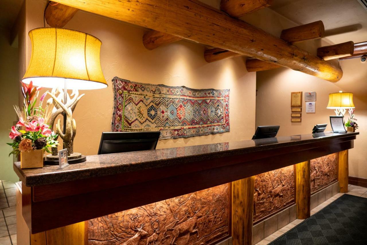 Caribou And Hotel