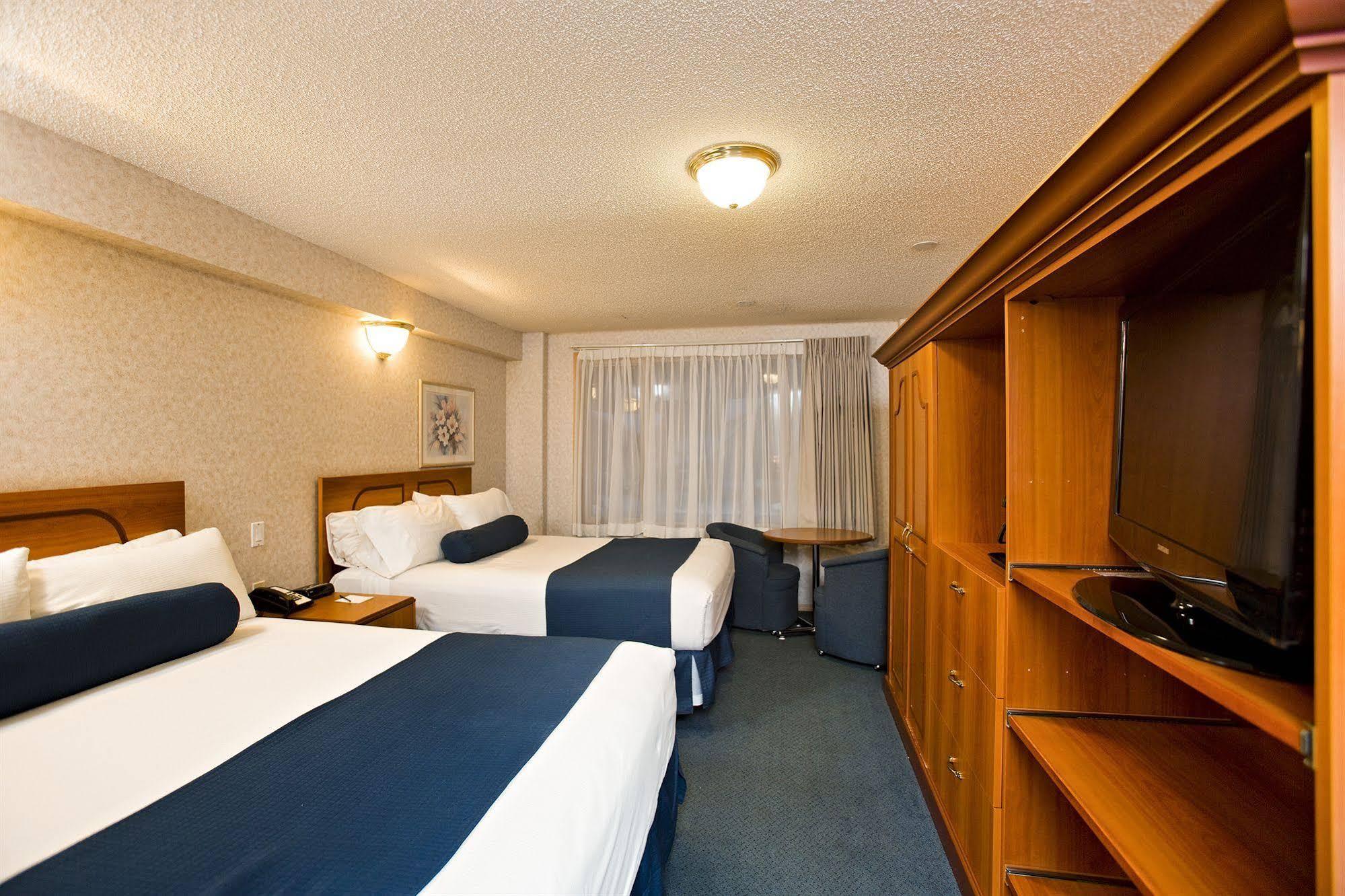 Red Carpet Hotel 3*